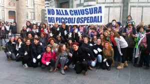 Proteste a Firenze per i tagli alla Sanità di Rossi