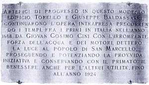 La targa che ricorda la produzione di elettricità