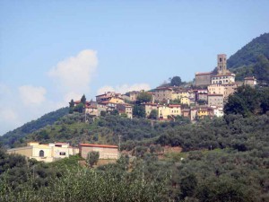 Veduta di Uzzano Castello