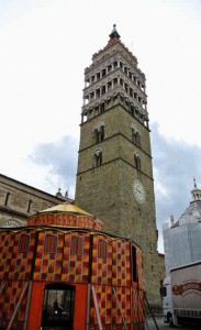 Obludarium in piazza del Duomo