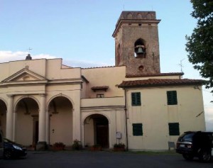 Piazza della Chiesa a Tizzana