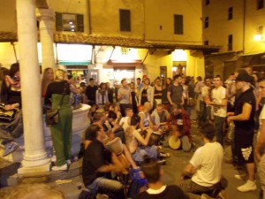 Movida. Notte movimentata e sonora sulla Sala a Pistoia