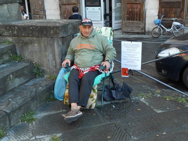 DALL’UNIONE DEGLI INQUILINI SOLIDARIETÀ A MARCO CARUSO