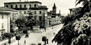 Ancora una vecchia foto di Piazza Garibaldi