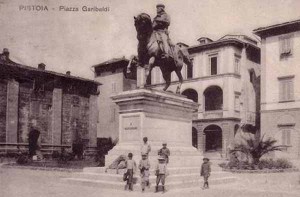 Piazza Garibaldi in una vecchia foto