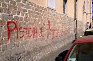 Scritte antifasciste a Pistoia, dicembre 2014