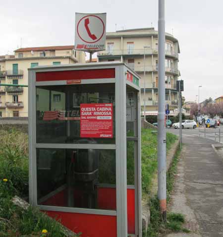 ADDIO, CABINA TELEFONICA?