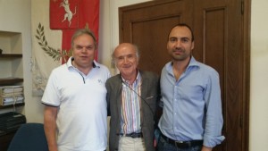 Nella foto al centro il dottor Ricci con a sinistra Lorenzini e il vice sindaco, Simone Calamai