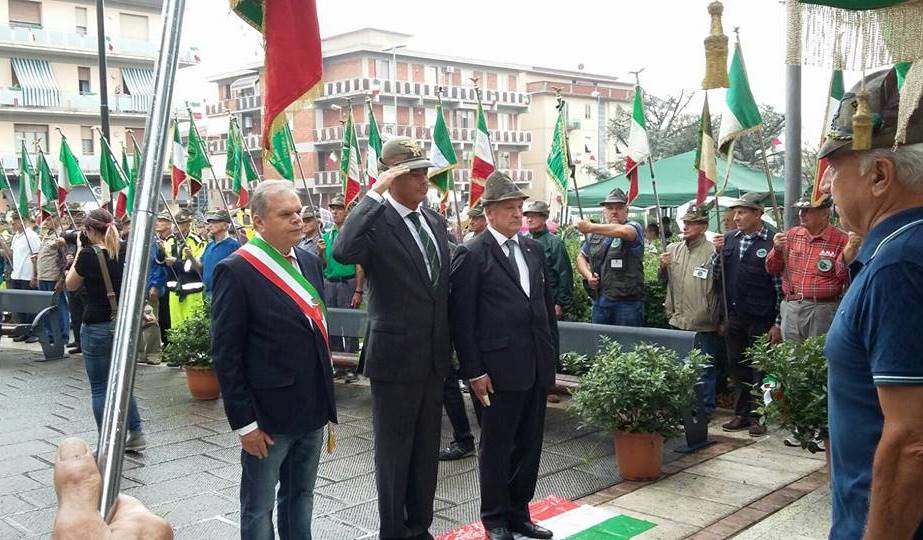 MONTEMURLO. GONFALONE DEL COMUNE ASSENTE ALLA FESTA DEGLI ALPINI