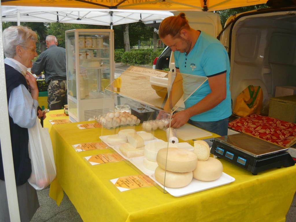 PIEVE A NIEVOLE, FILIERA CORTA AL MERCATO DI “CAMPAGNA AMICA”