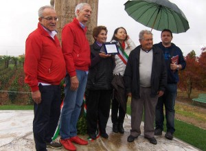 Cerimonia alla stele del "Marchese Volante" [foto L.Pulcini]