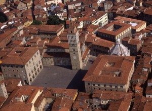 Pistoia. Veduta di Piazza Duomo