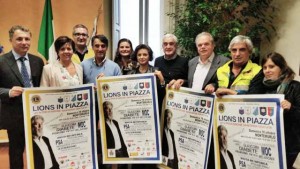 Il Sindaco Lorenzini, l’Assessore Gori, Walter Baluardi del Lions Club Sesto e altri sostenitori dell’iniziativa