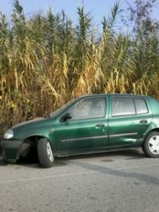 auto abbandonata a Agliana