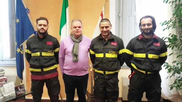 montemurlo. SCAMBIO AUGURI CON I VIGILI DEL FUOCO