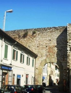 La porta Santa Trinita a Prato