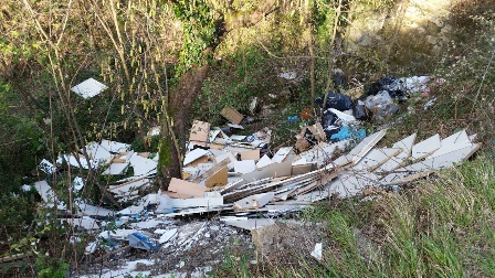 montemurlo. INIZIATA LA RIMOZIONE RIFIUTI SU VIA DI JAVELLO