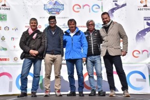 Nellafoto i rappresentanti Enel con Franco Giachini, presidente Sci Club Pinocchio, e Flavio Roda, presidente Federazione Italiana Sport Invernali.