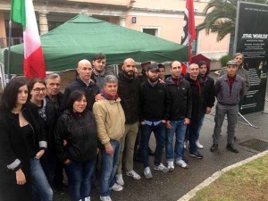 CasaPound alla stazione di Montecatini. 2