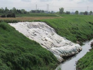 Torrente Stella. L’argine franato