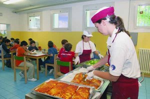 Un servizio di mensa a scuola