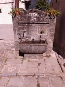 La fontana di piazza a Piteglio