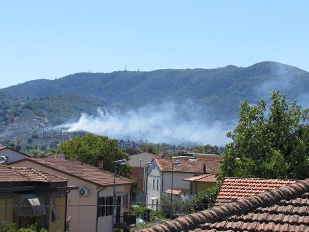 quarrata. A FUOCO STERPAGLIE E BASSA VEGETAZIONE