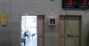 Il defibrillatore alla palestra di Oste