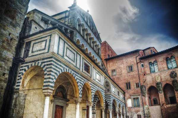 pistoia. ALLA SCOPERTA DI PIAZZA DEL DUOMO