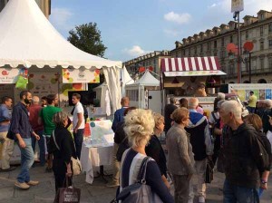 Lo stand della Toscana in piazza Castello