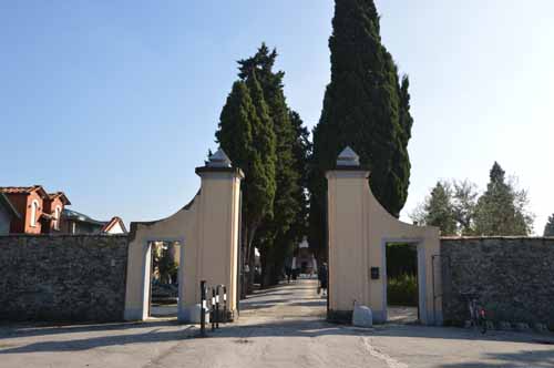 COMMEMORAZIONE DEFUNTI, AMPLIATO ORARIO CIMITERI