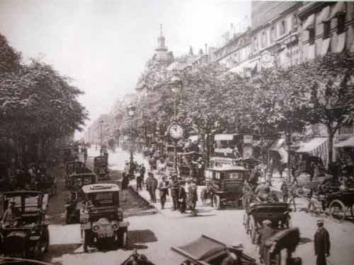 prato. IL FASCINO DELLA PARIGI BOHÉMIEN!