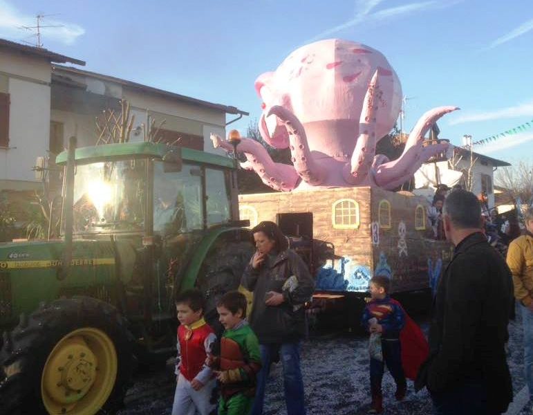 valenzatico. I “PIRATI ALLA DERIVA!” CONQUISTANO IL CARNEVALE