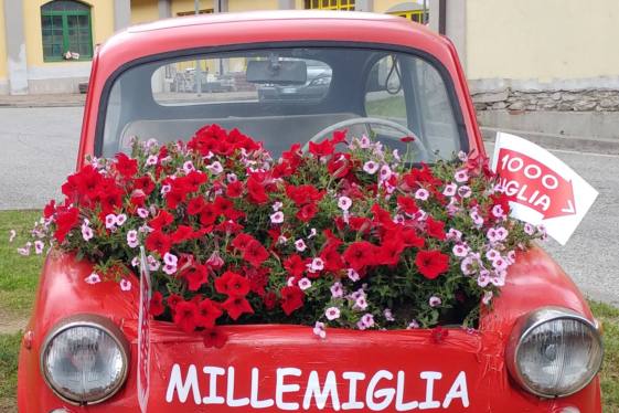 mille miglia. UNA LUNGA STRISCIA ROSSA IN MONTAGNA