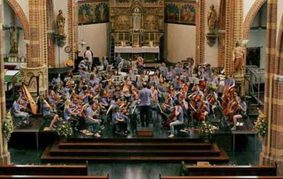 pescia. “BIRMINGHAM SYMPHONY ORCHESTRA” IN CONCERTO