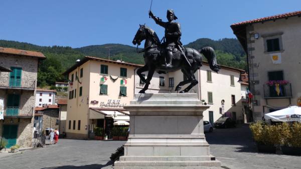 gavinana. LE CELEBRAZIONI FERRUCCIANE CON IL CALCIO STORICO FIORENTINO