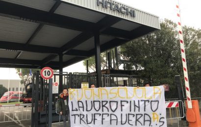 RENZI A PISTOIA, STRISCIONE DI CRITICA DA AZIONE STUDENTESCA