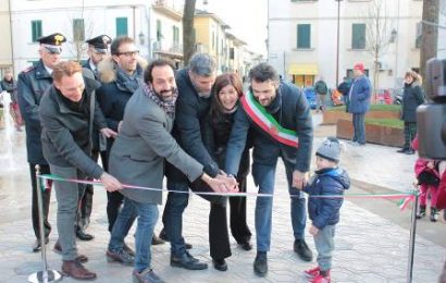 prato. TAGLIO DEL NASTRO PER LA NUOVA PIAZZA BIANCHINI A IOLO