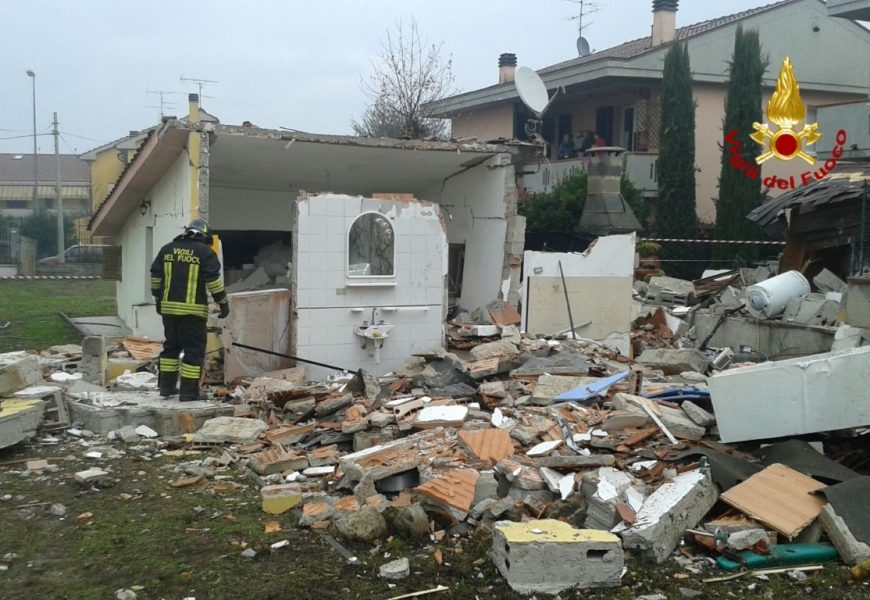 quarrata. ESPLODE UN FABBRICATO IN MURATURA, ZONA SOTTO SEQUESTRO