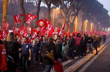 politiche 2018. CON IL PARTITO COMUNISTA TORNA IL SIMBOLO DELLA FALCE E MARTELLO