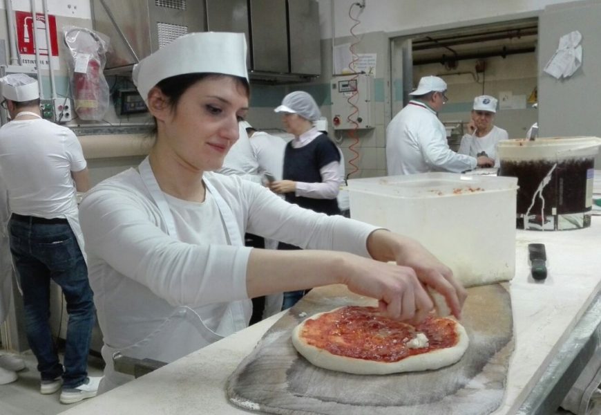 OTTO NUOVI PIZZAIOLI CON “MANI IN PASTA”