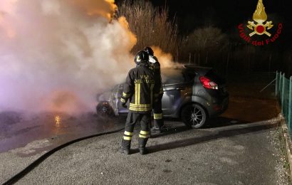 AUTO PRENDE FUOCO A MONSUMMANO