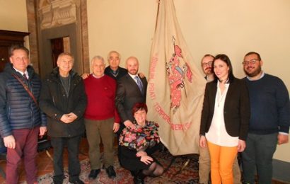 cpap. A PALAZZO BANCI – BUONAMICI LA STORICA BANDIERA DEL “COMITATO PROVINCIA”