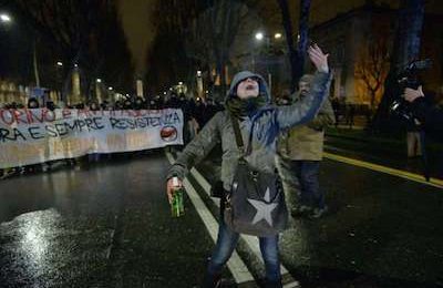 I FENOMENI DELL’ASSEMBLEA ANTIFASCISTA FANNO IL TIFO PER CHI VUOLE AMMAZZARE I POLIZIOTTI