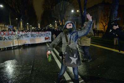 I FENOMENI DELL’ASSEMBLEA ANTIFASCISTA FANNO IL TIFO PER CHI VUOLE AMMAZZARE I POLIZIOTTI