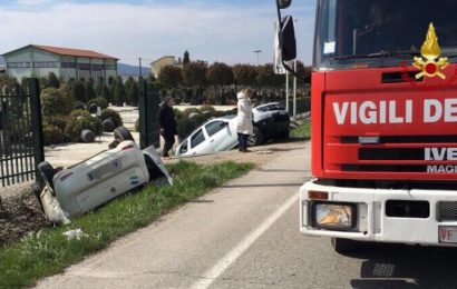 INCIDENTE IN VIA TOSCANA, DUE AUTO RIBALTATE