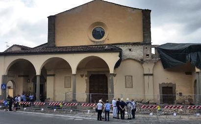 carmignano. INTEGRA LA COLONNA DEL PORTICATO ABBATTUTO