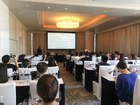 vino. SUCCESSO PER LA PRIMA “CHIANTI ACADEMY” IN CINA