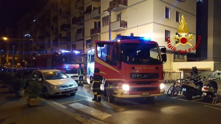 vigili del fuoco. INCENDIO IN VIA MILANO