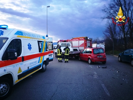 montemurlo. SCONTRO TRA UNA AUTO E UN MEZZO PESANTE